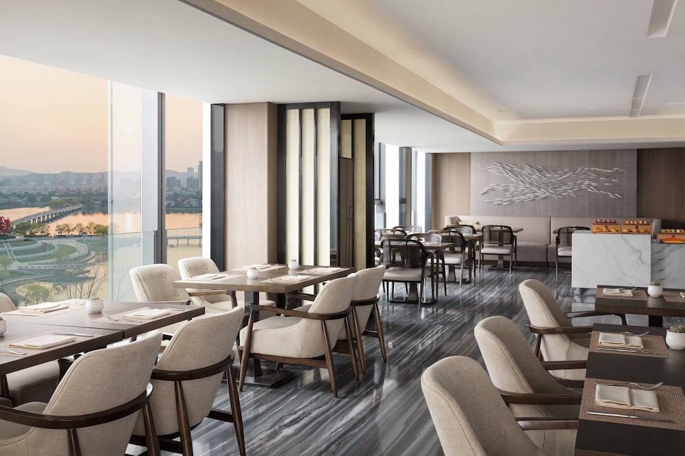Club Room, 2 Twin Beds, City View photo 3