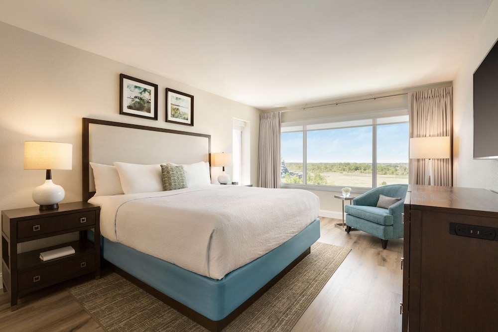 Suite, 1 Bedroom - Photo 1