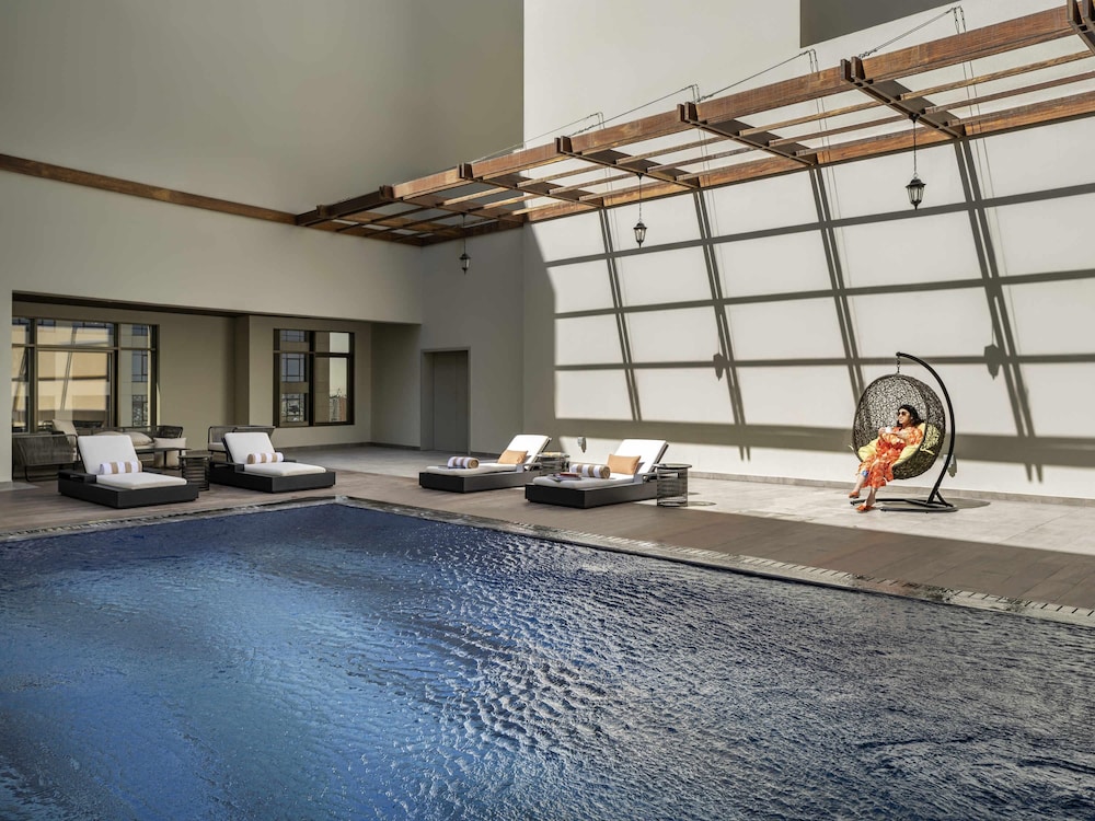 Royal Suite, Multiple Beds thumbnail 5