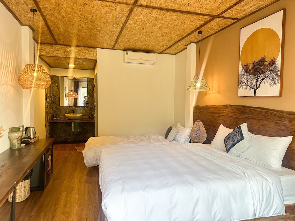 Deluxe Triple Room, Lake View photo 3