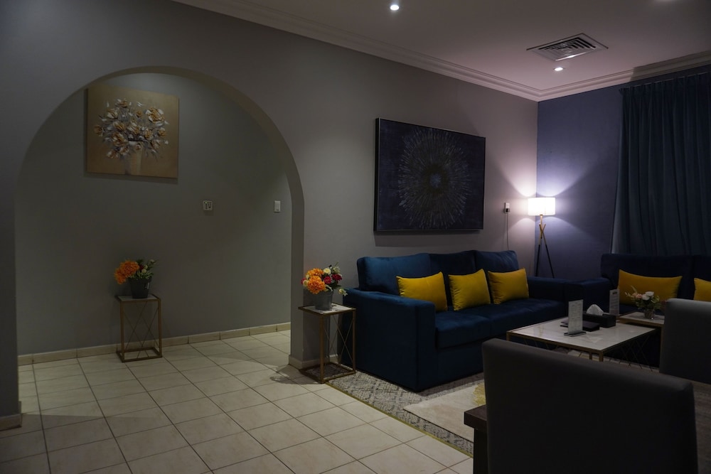 Apartment (Two-Bedroom Apartment) - Photo 2