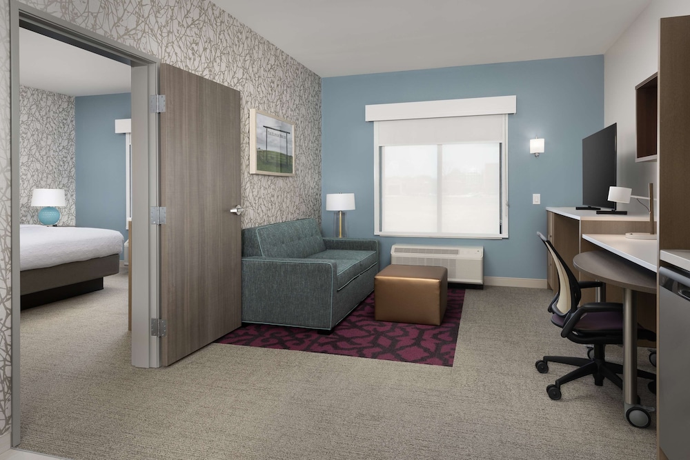 Suite, 1 King Bed, Accessible (Hearing) - Photo 1