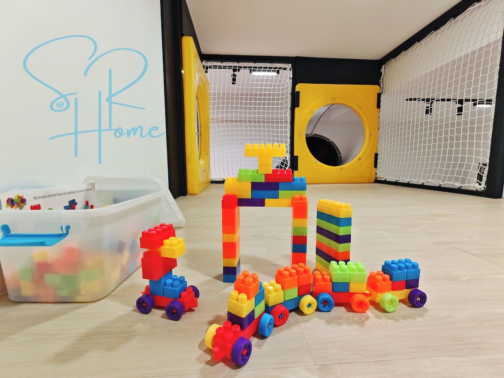 Fun LEGO Themed Loft Apartment photo 2