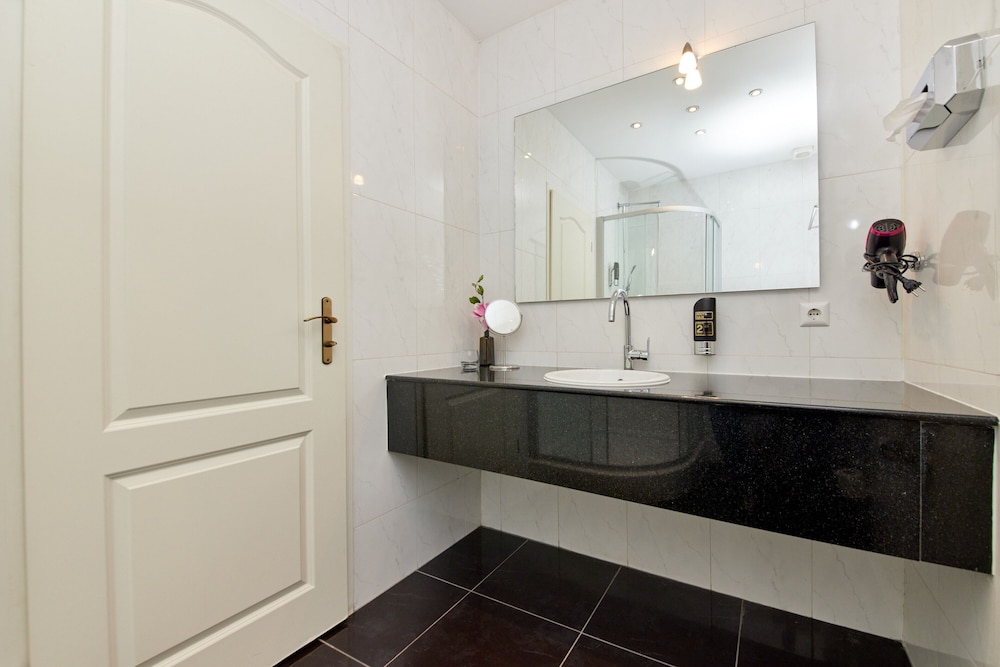 Basic Double Room photo 3