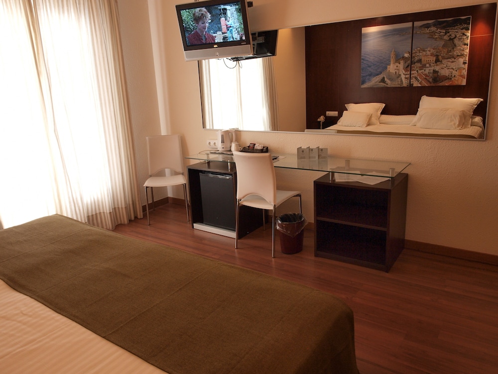 Superior Double or Twin Room (annex building) - Photo 6