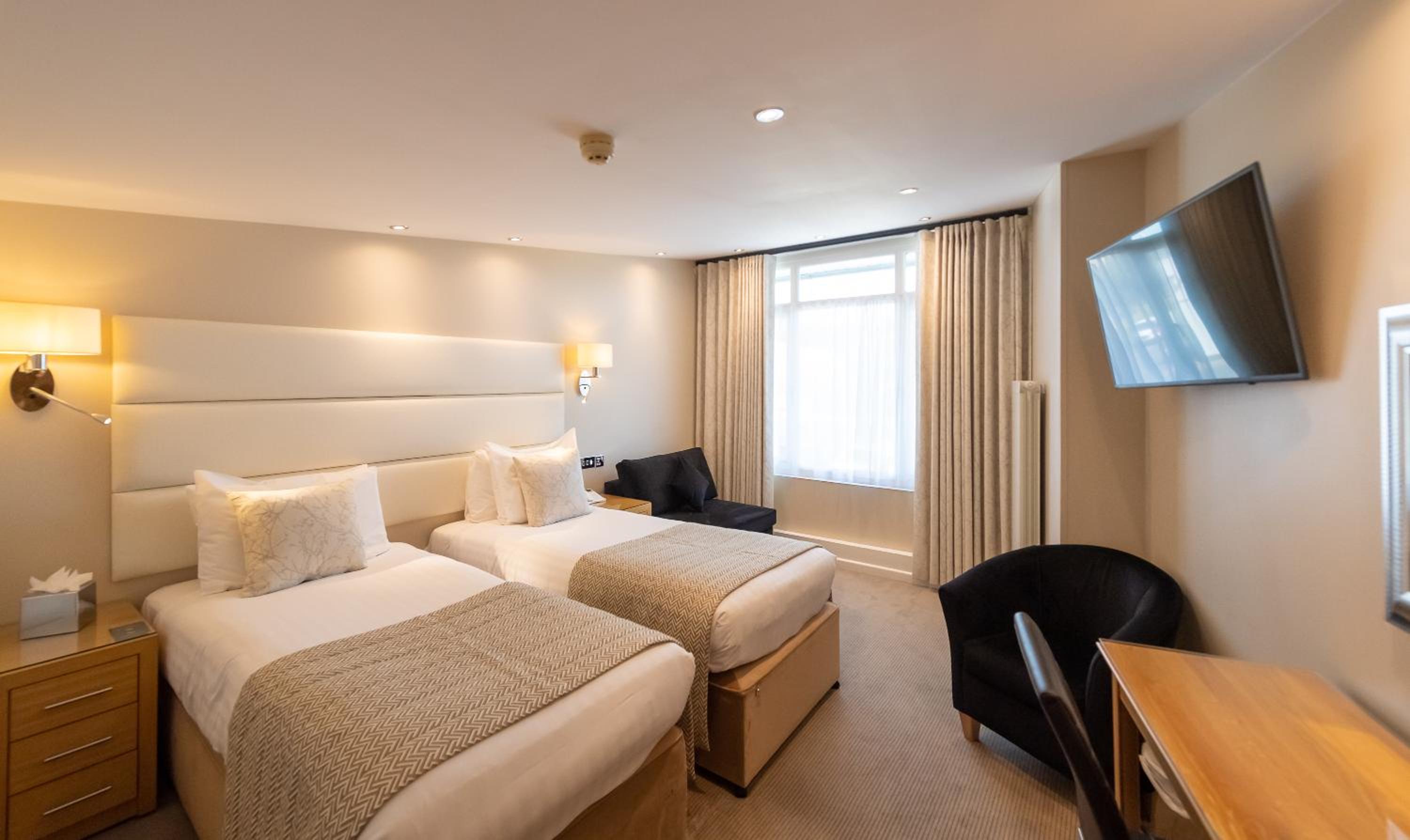 Standard Twin Room photo 1