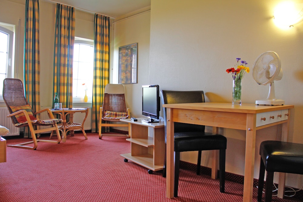 Panoramic Apartment, 1 King Bed, City View photo 3
