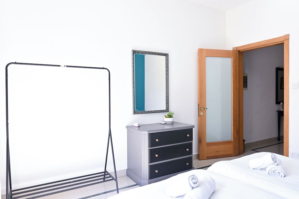 Family Apartment, Multiple Bedrooms (Exiles Bay - Camenzuli Apt 5)