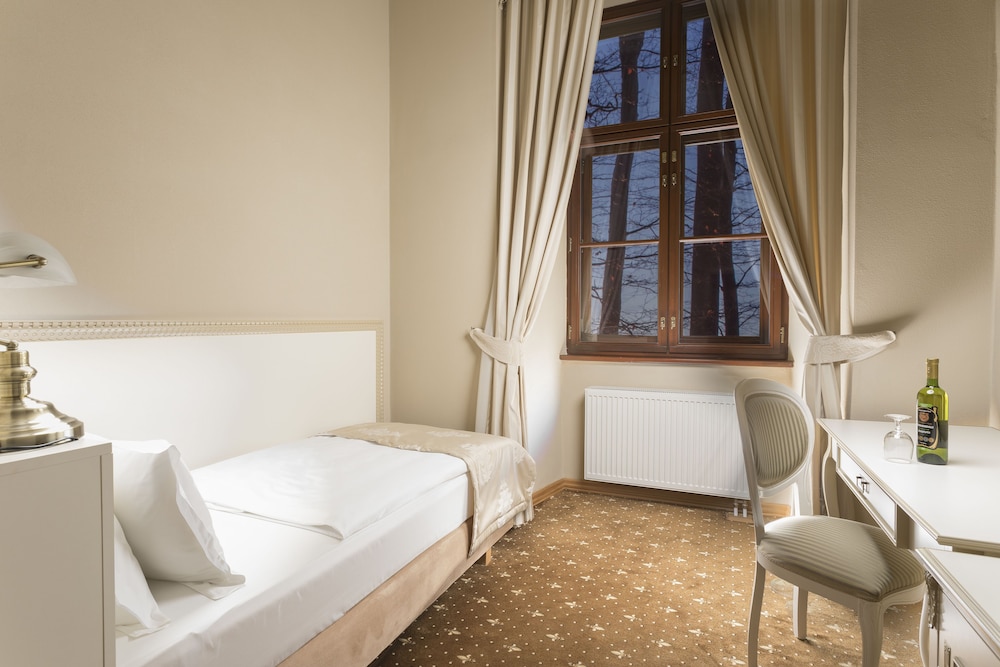 Deluxe Suite - Photo 6