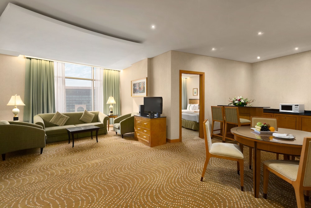 Ambassador Suite - Photo 1