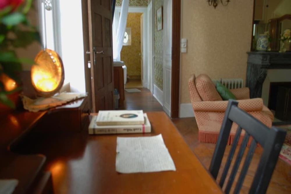 Romantic Triple Room (Chambre Yves) - Photo 6