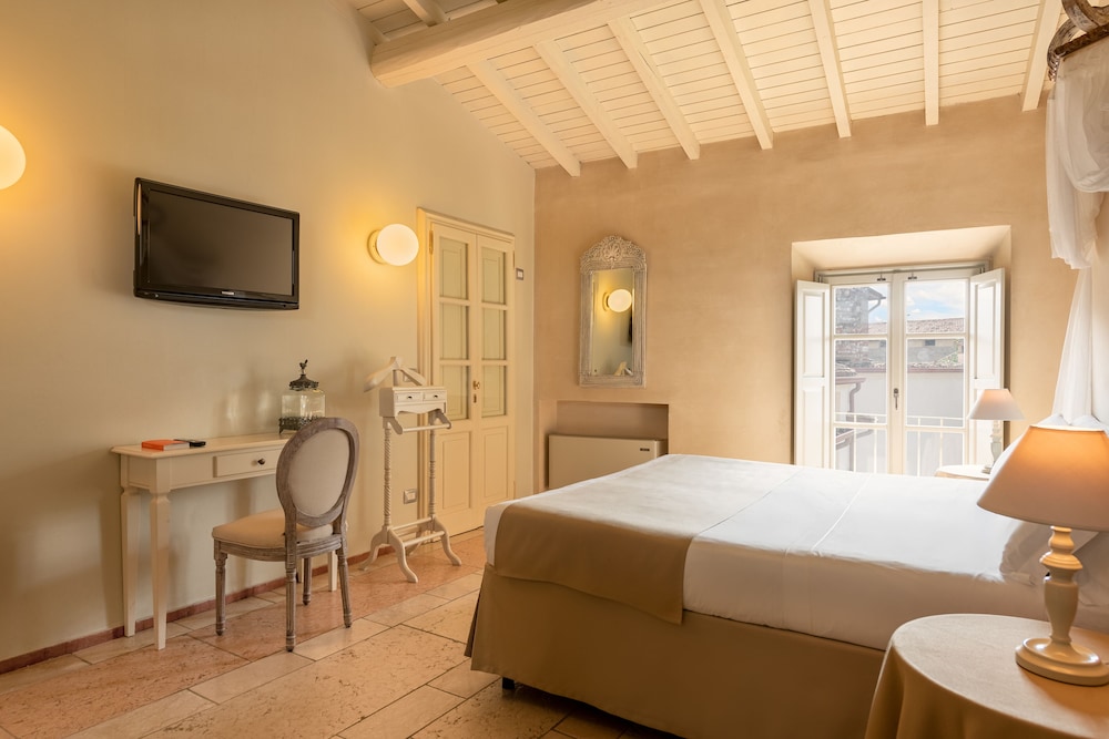 Superior Room, 1 Bedroom - Photo 5
