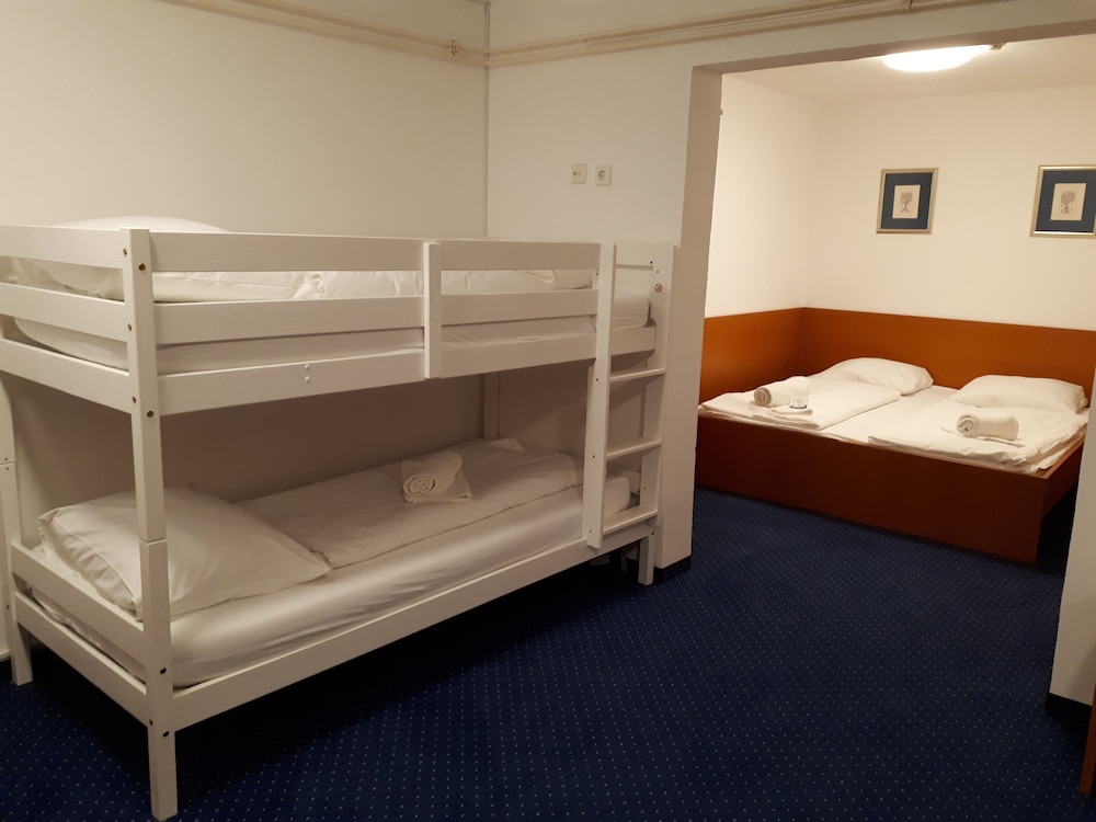 Economy Quadruple Room, 1 Bedroom (Basement) photo 1