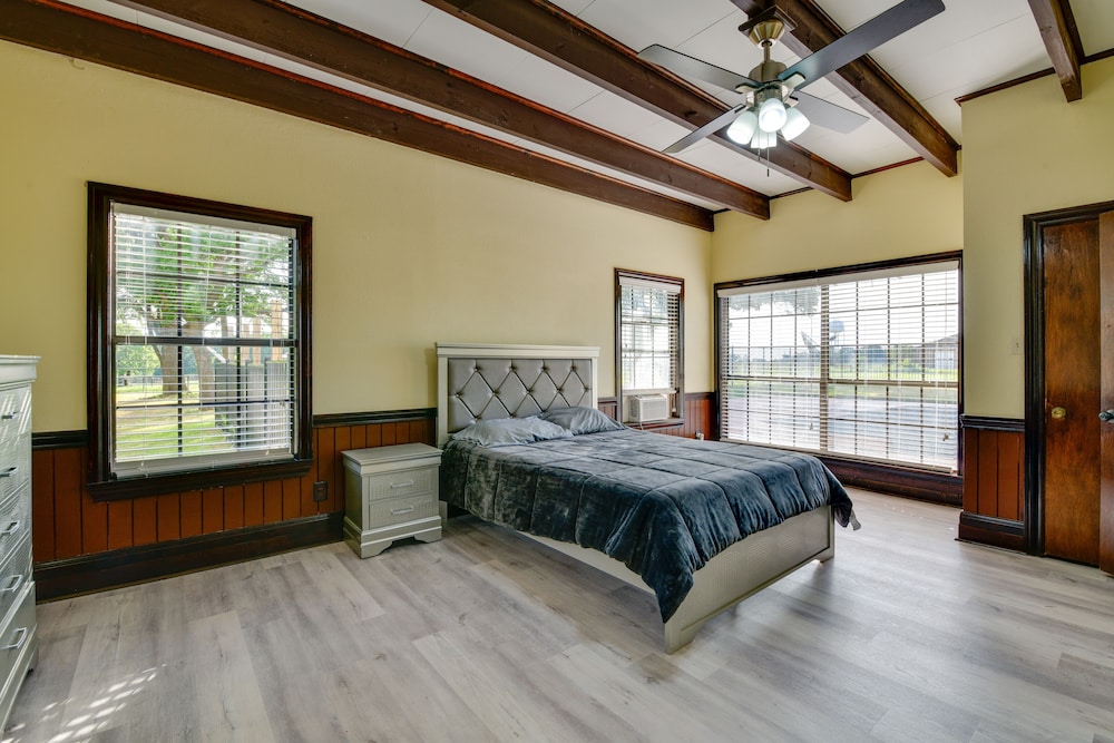 House (Multiple Bedrooms) photo 1