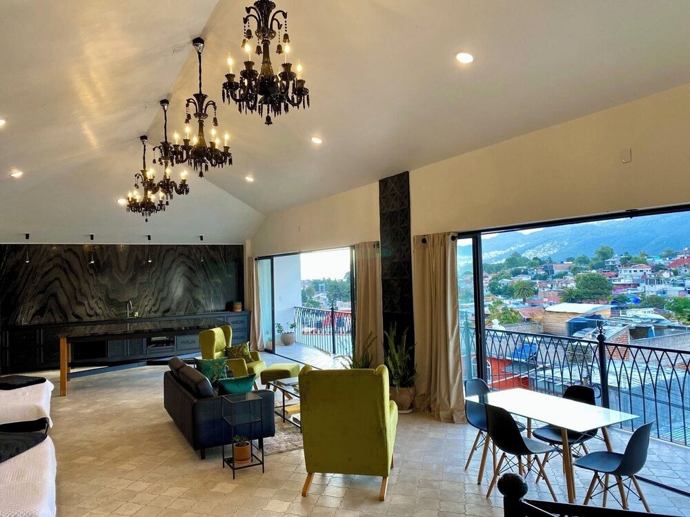 Luxury Apartment, Balcony, Mountain View photo 1