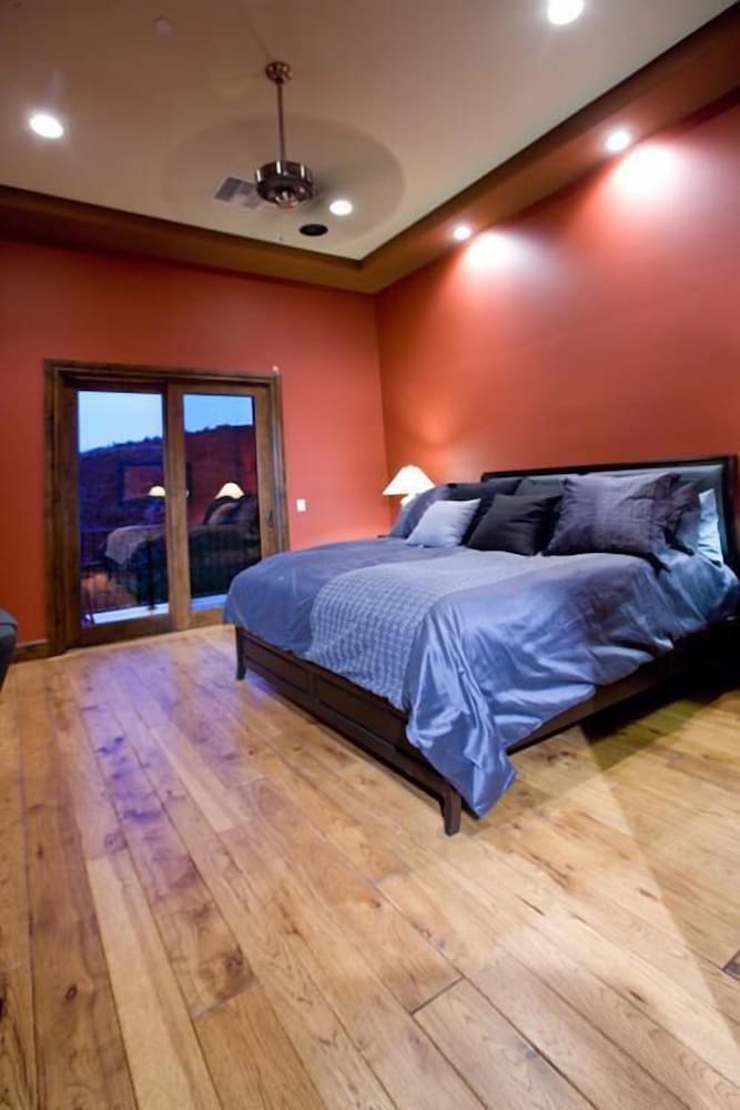 Condo, 4 Bedrooms