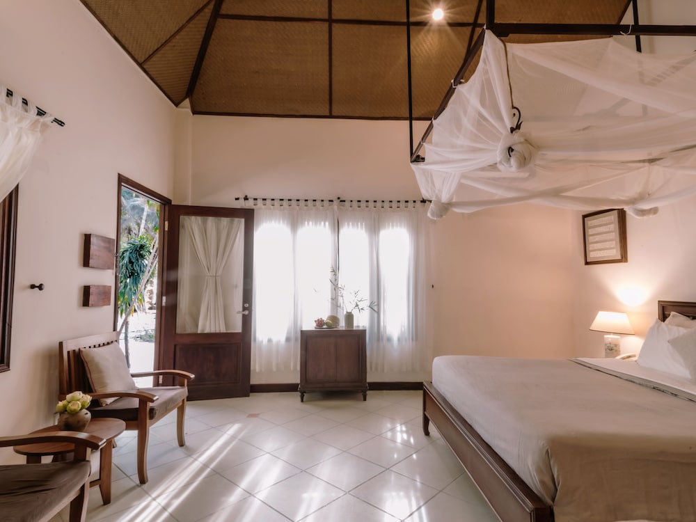Deluxe Garden Bungalow photo 2