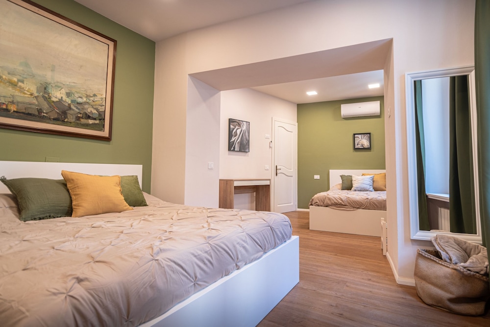 Comfort Triple Room, City View