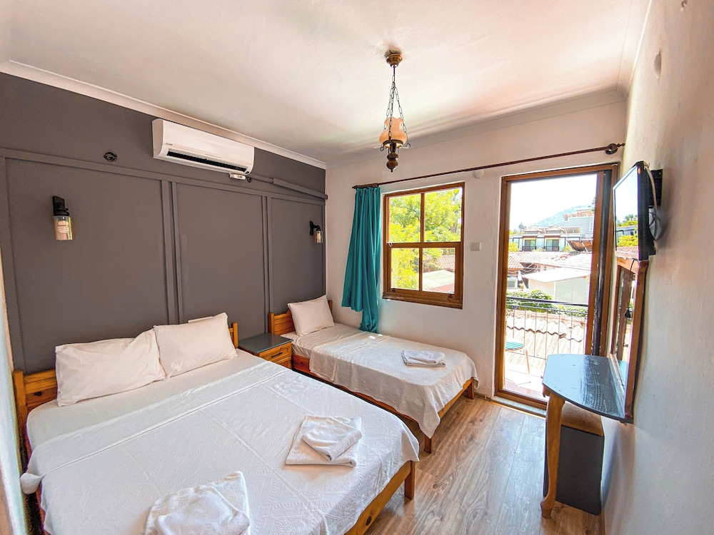 Standard Triple Room, Garden View photo 1
