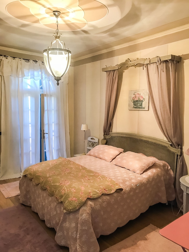 Double Room, Shared Bathroom (Parigi Chic) photo 1