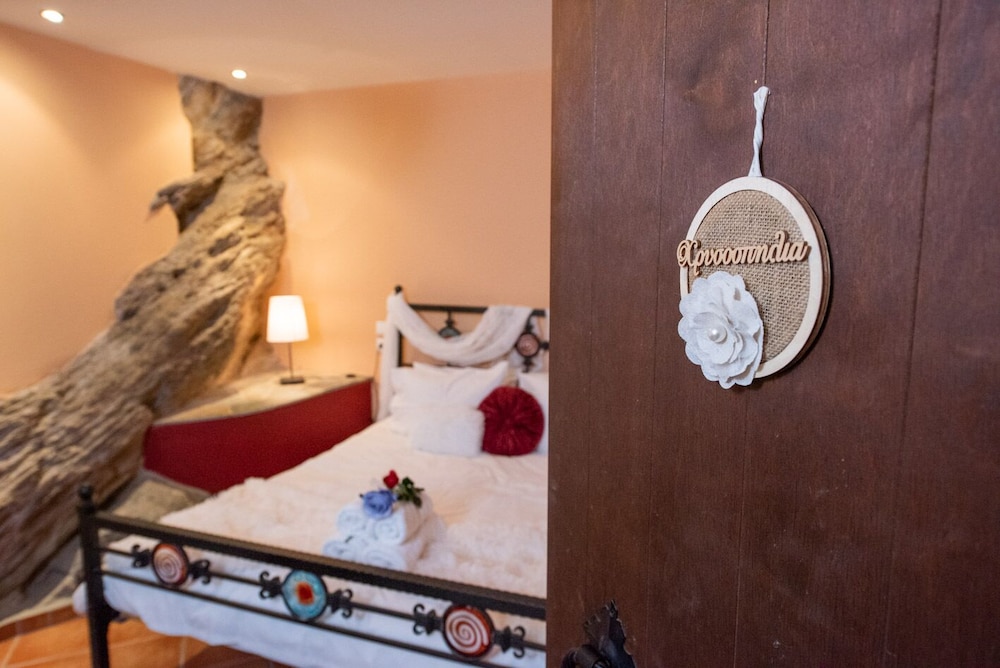 Superior Double Room - Photo 1