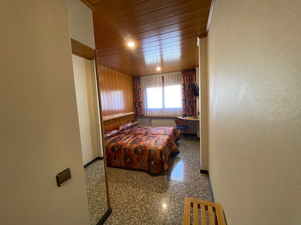 Superior Double or Twin Room - Photo 3