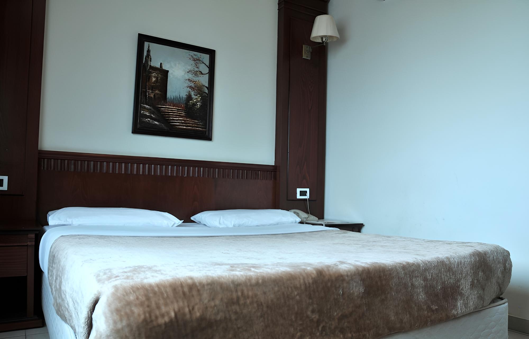 Basic Single Room photo 3