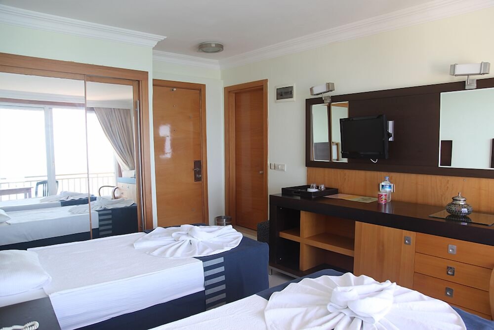 Standard Triple Room, Sea View