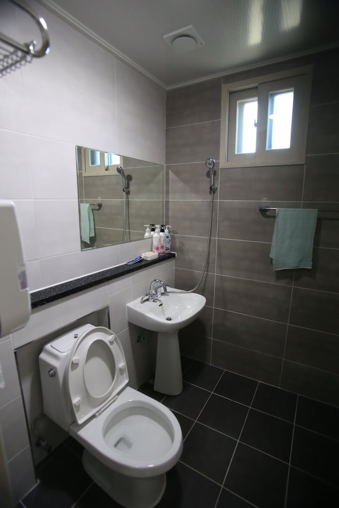 Shared Dormitory, Men only (8 Beds) photo 2