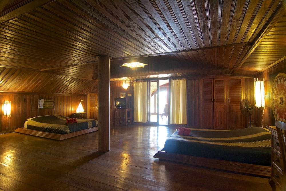 Twin Junior Suite (AC & Fan)