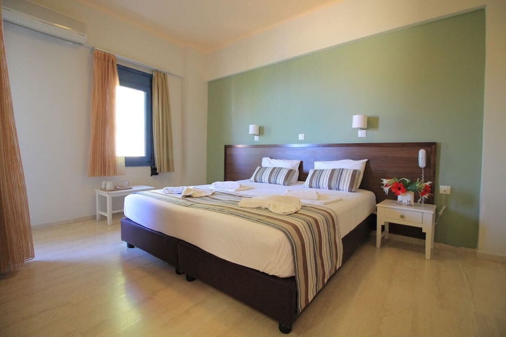 Double Room, Partial Sea View - Photo 2