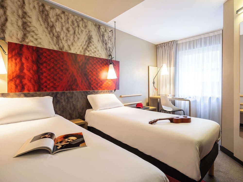 Standard Room, 2 Twin Beds - Photo 4