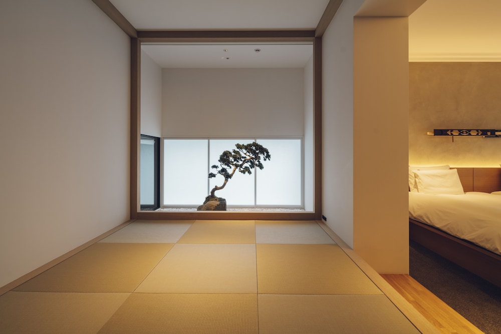 Tsuboniwa Suite for 2 Guests - Photo 10