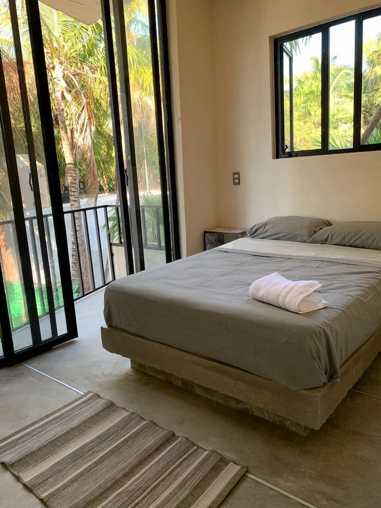 Double Room, 1 Queen Bed