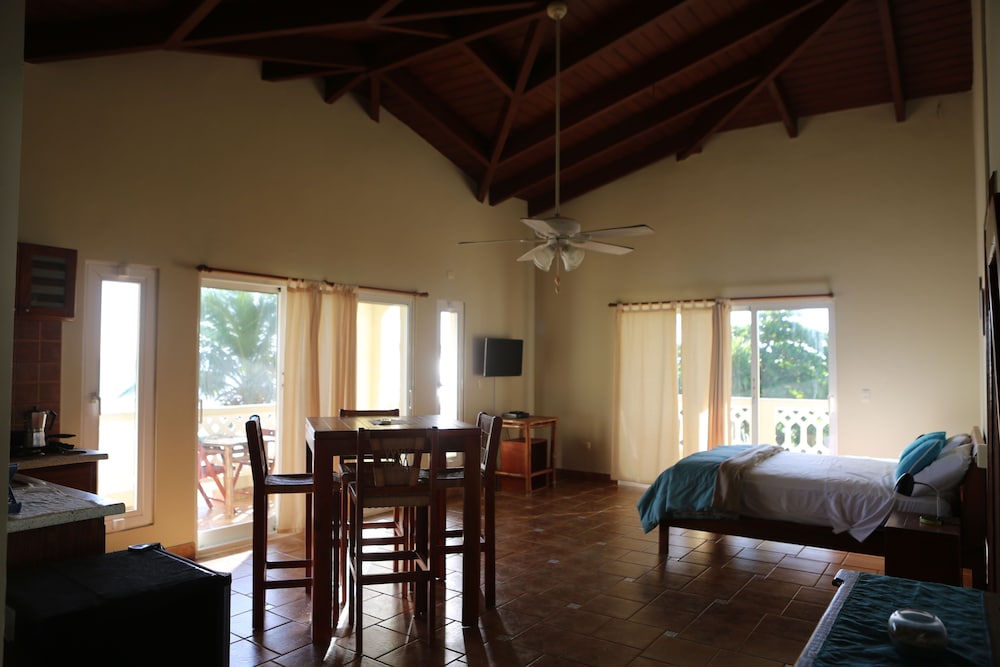 Comfort Suite, Ocean View, Beachfront photo 2