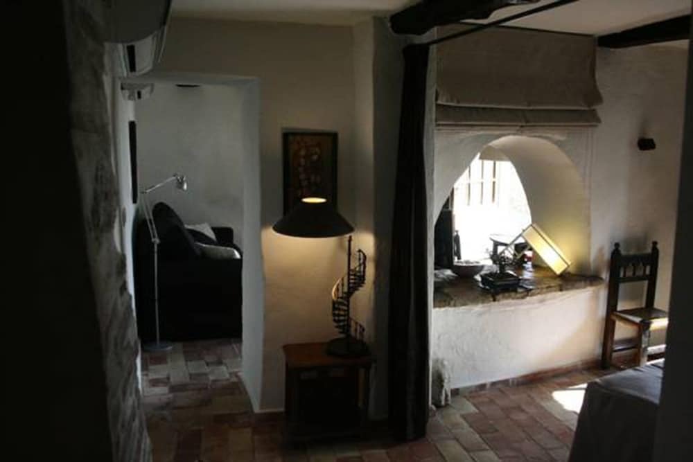 Romantic Suite, 1 Queen Bed with Sofa bed photo 2