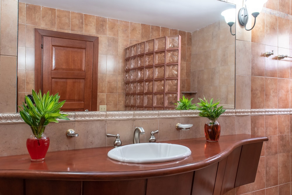 Superior Suite, 2 Bedrooms, Pool View, 2nd Floor, No Elevator photo 2