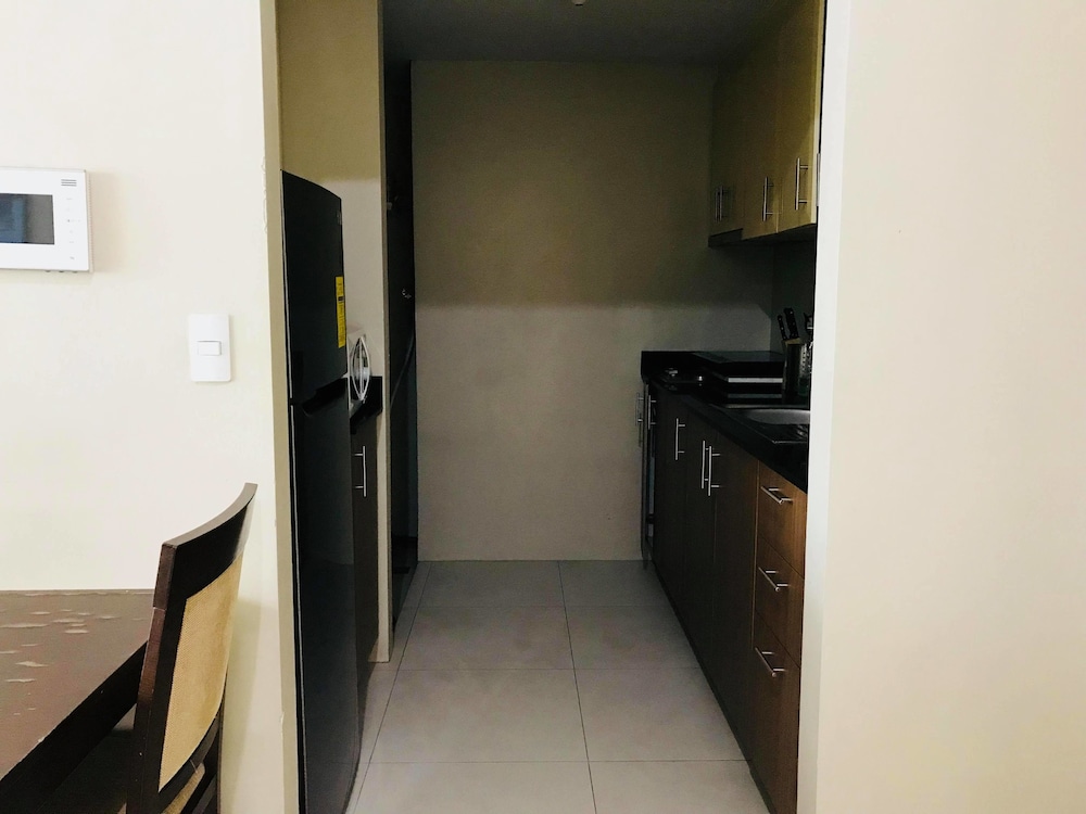 Comfort Condo, 2 Bedrooms, Accessible - Minimum 3 Months Stay photo 2