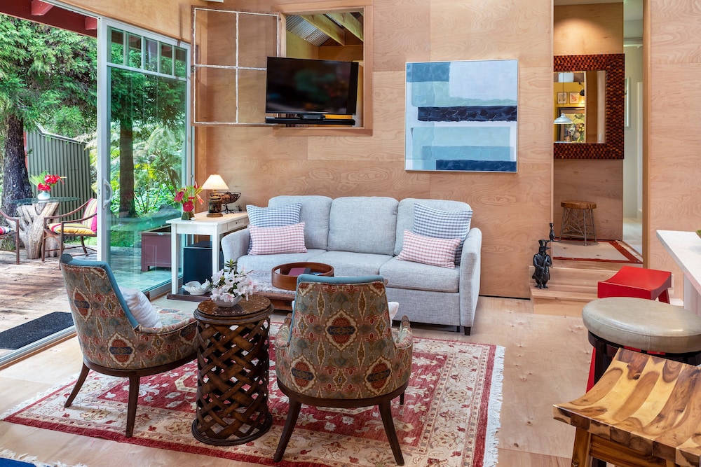 Premium Bungalow with Private Lanai (Pele)