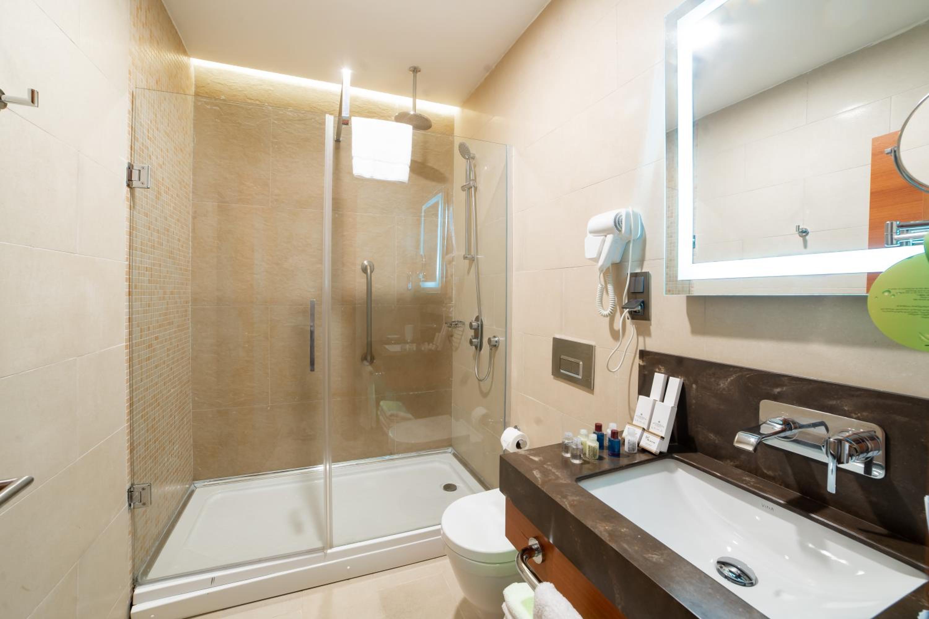 Double Room with Mountain View - Photo 5