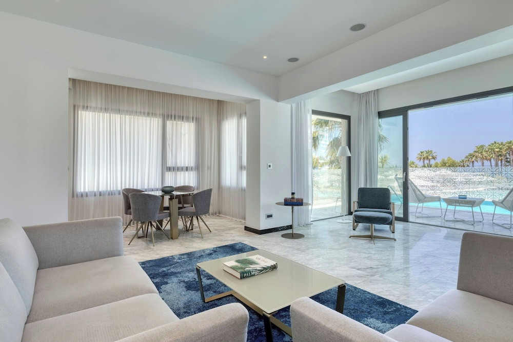 Suite, 1 Bedroom - Photo 1