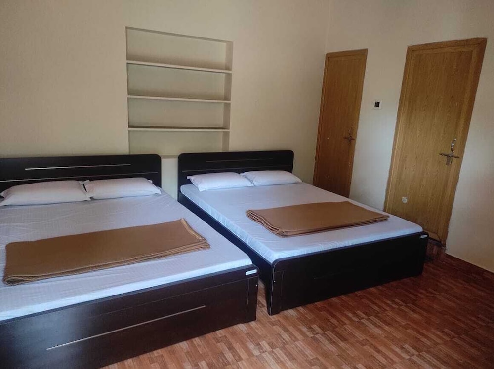 Quadruple Ac Room
