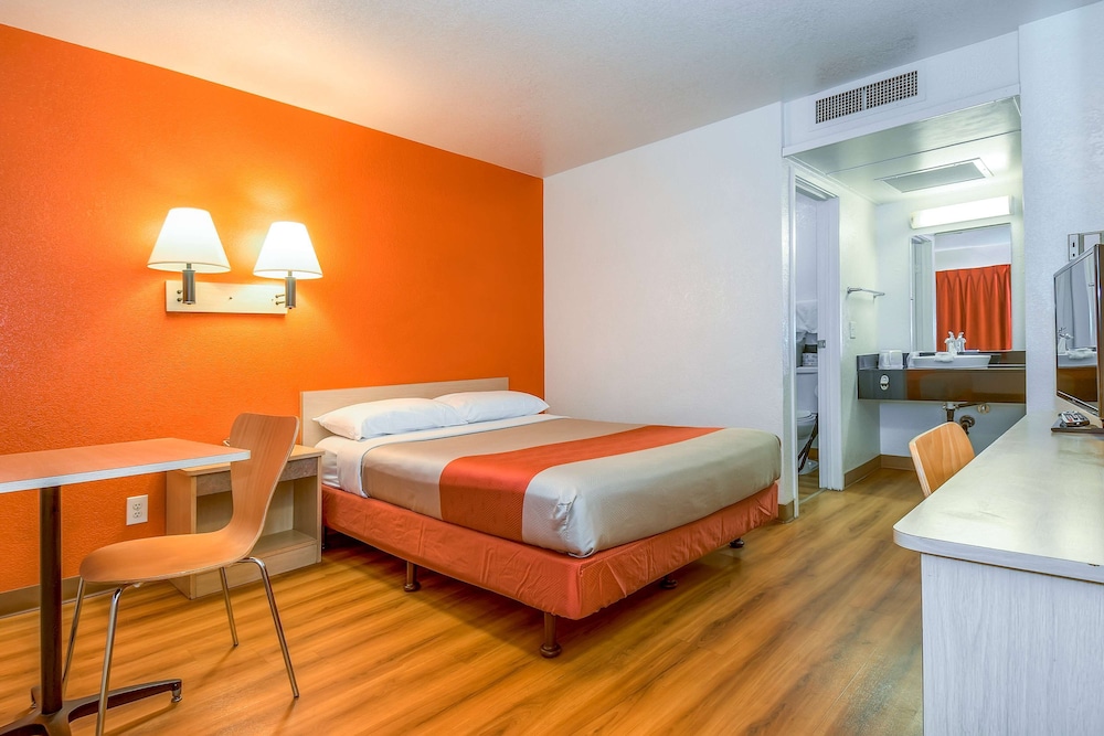 Deluxe Room, 1 Double Bed, Non Smoking photo 3