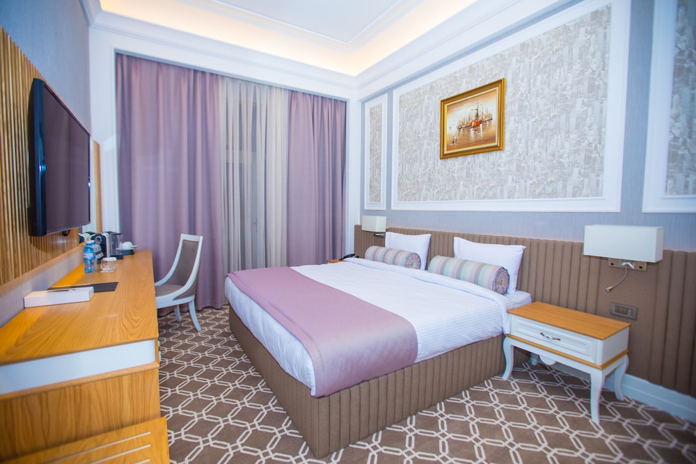 Superior Room, 1 King Bed - Photo 3