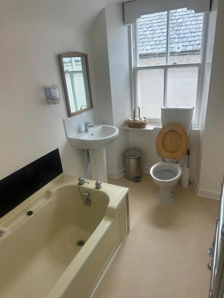 Standard Twin Room, Shared Bathroom photo 2