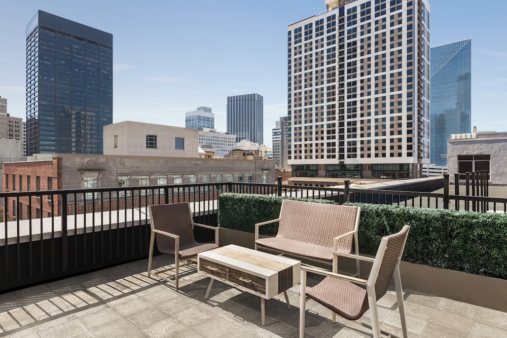 Signature Suite, 1 King Bed, Balcony - Photo 8
