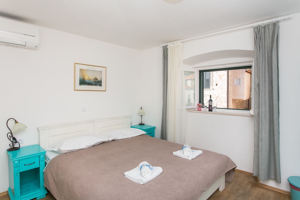 Twin Room (Premium Double Room with City View)