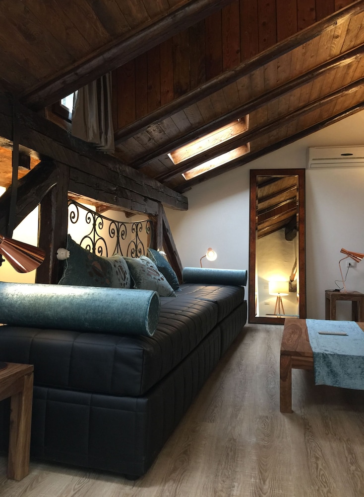 Deluxe Loft, City View - Photo 7