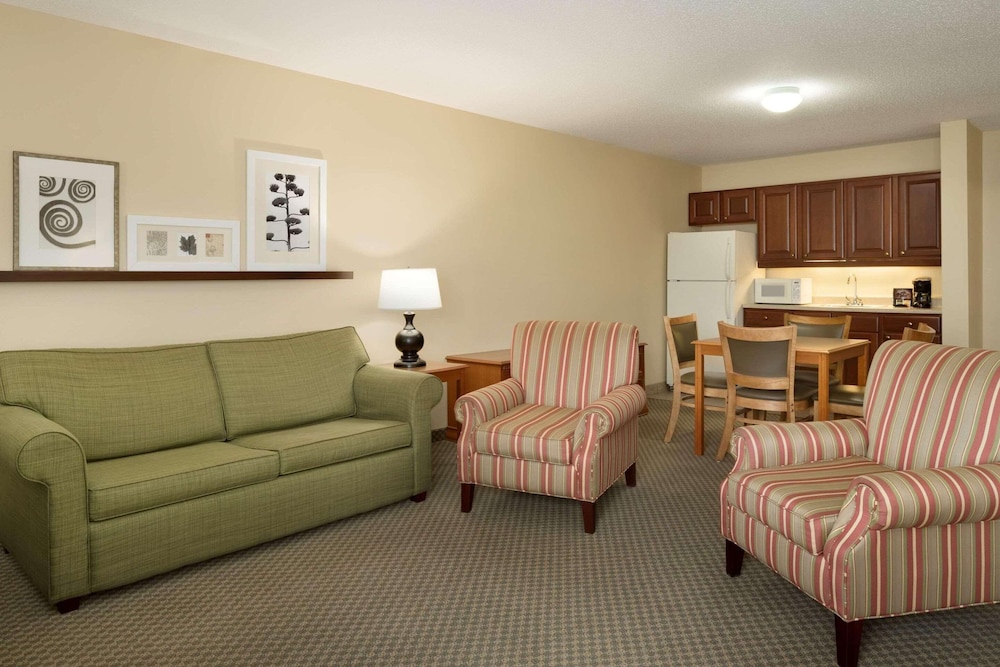 Room, 1 Queen Bed, Accessible, Non Smoking - Photo 5