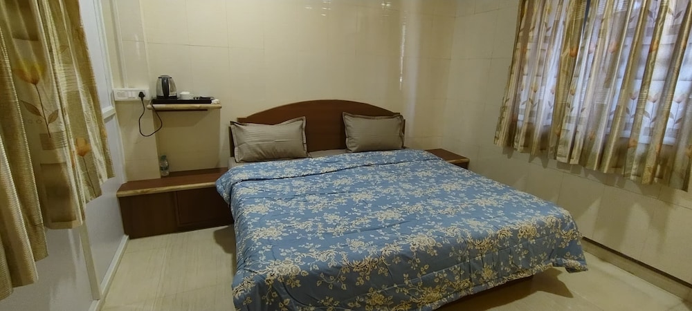 Classic Twin Room